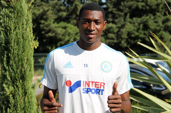 官方:马赛与喀麦隆中场安古伊萨续约至2021年