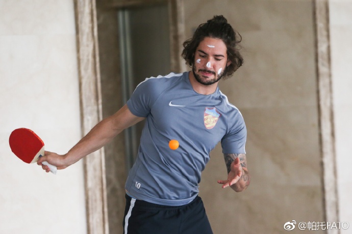 帕托:我打乒乓球可厉害了!哪位老铁想和我较量