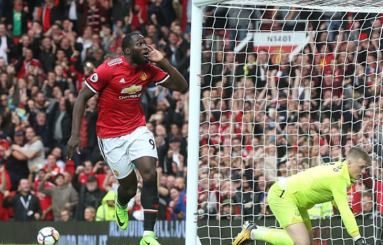 涉种族歧视 曼联球迷颂卢卡库之歌引争议_虎扑