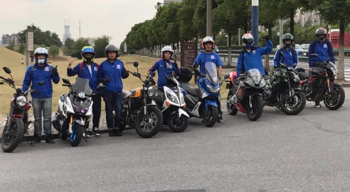 厉害!申花球迷组团骑摩托赴金山助威_虎扑中国