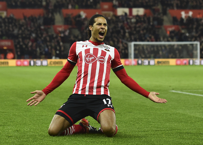 利物浦7500万英镑签下圣徒后卫范迪克