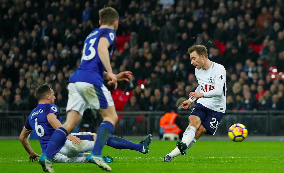 GIF：行云流水！热刺前场快速传递，埃里克森劲射破门