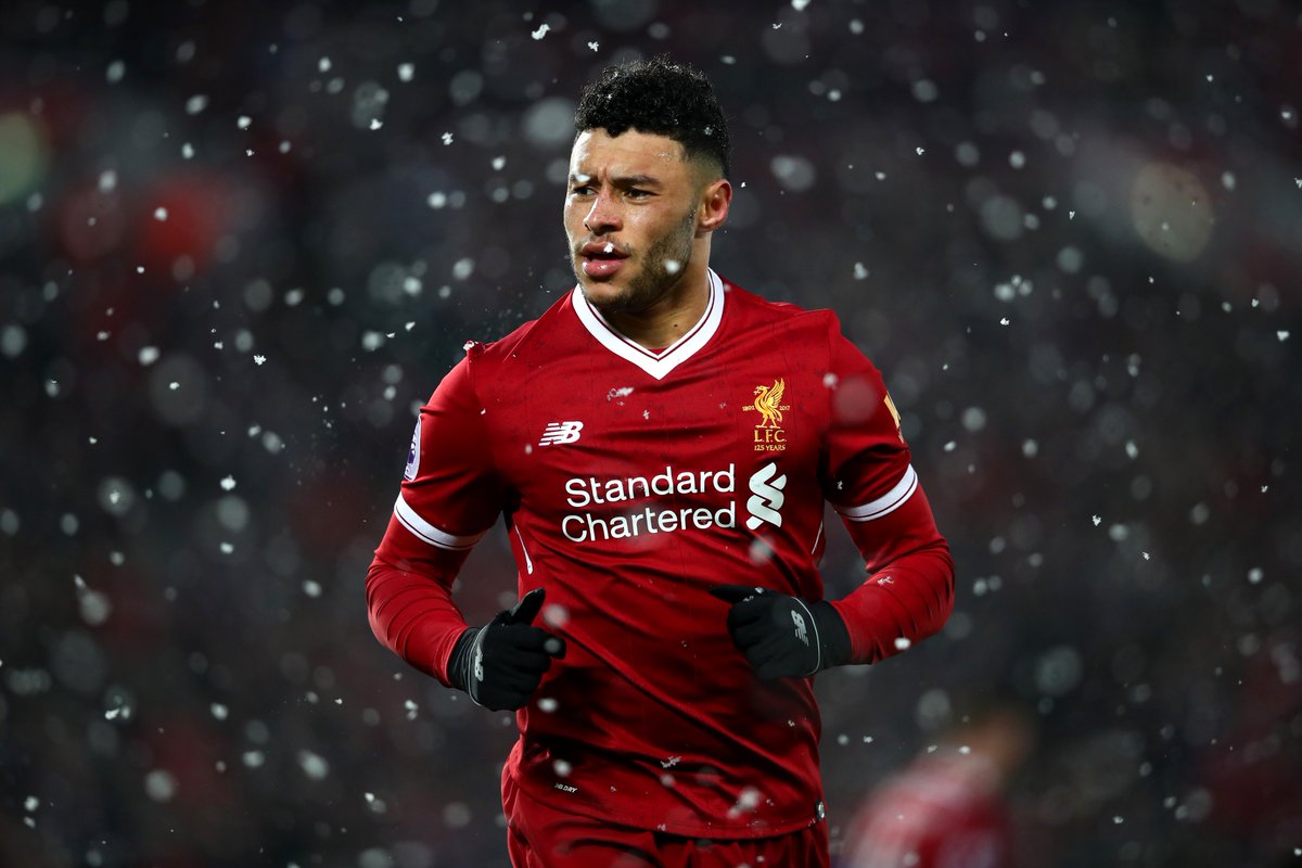 GIF：张伯伦断球反击抽射破门，利物浦取得领先