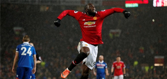 瓦伦西亚世界波马夏尔卢卡库建功，曼联3-0斯托克城