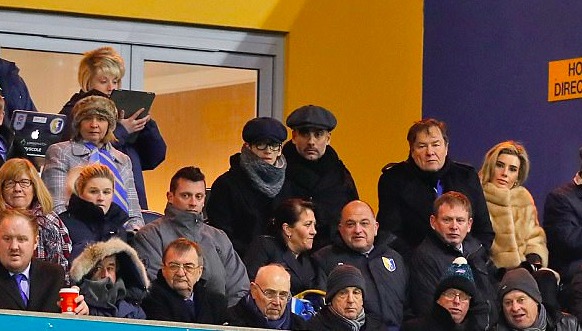 贵宾光临，瓜迪奥拉观战英冠对手足总杯比赛