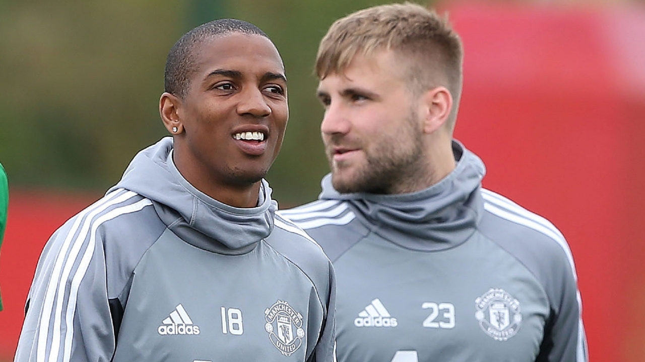 穆帅：阿什利-扬首发因本场比赛需要他的经验