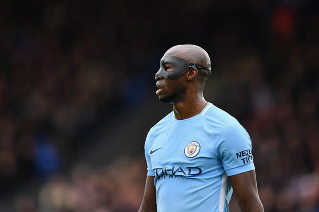 泰晤士名记：埃弗顿有意租借曼城中卫曼加拉