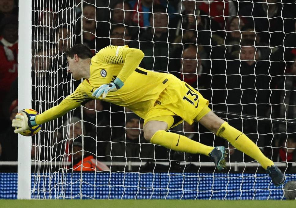 库尔图瓦：不会刻意扑救竞争金手套，赢球更重要