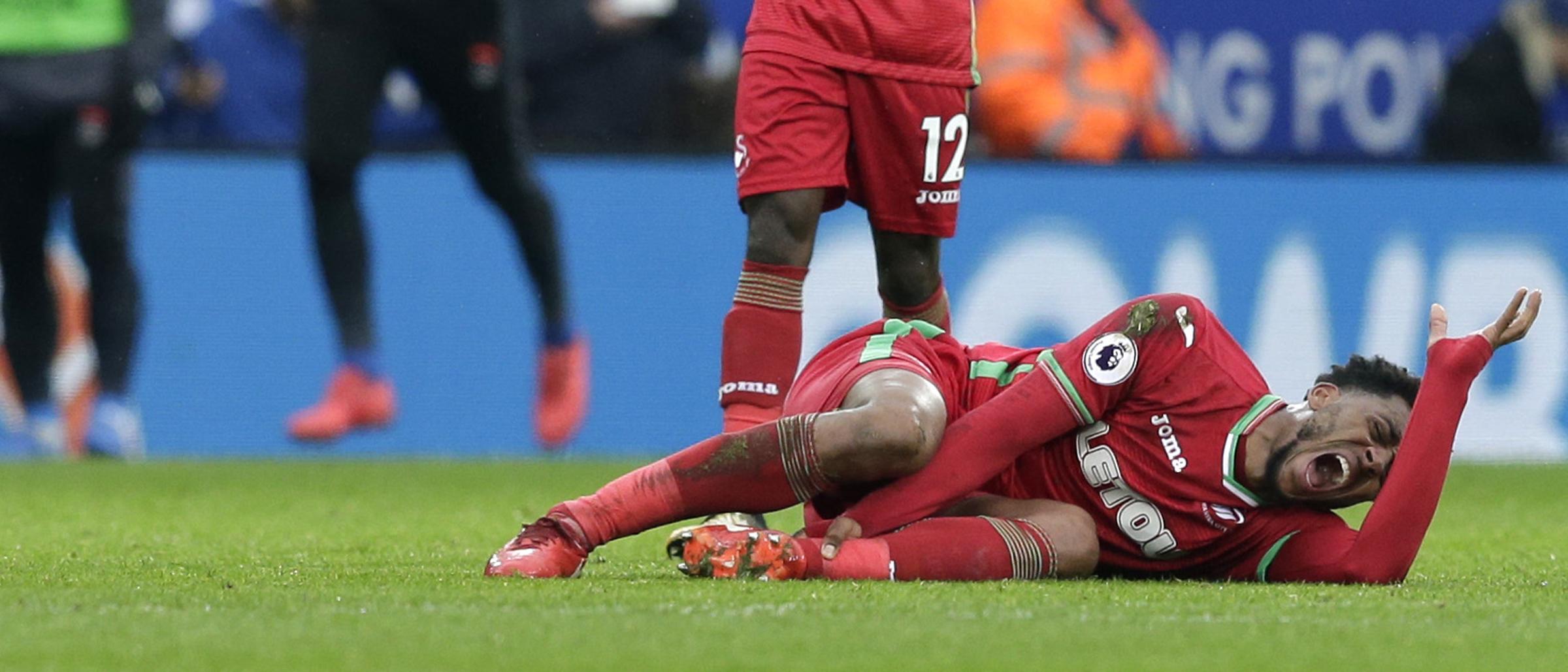 官方：斯旺西两员大将博尼和费尔赛季报销