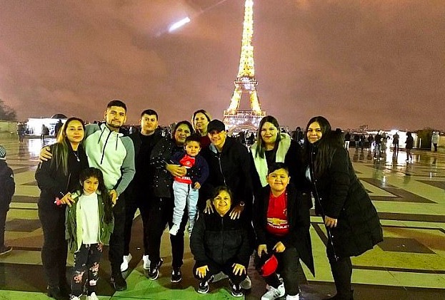 拖家带口，桑切斯包私人飞机带全家游<a href=https://www.310bf.com/tags-%E5%B7%B4%E9%BB%8E-0.html target=_blank class=infotextkey>巴黎</a>