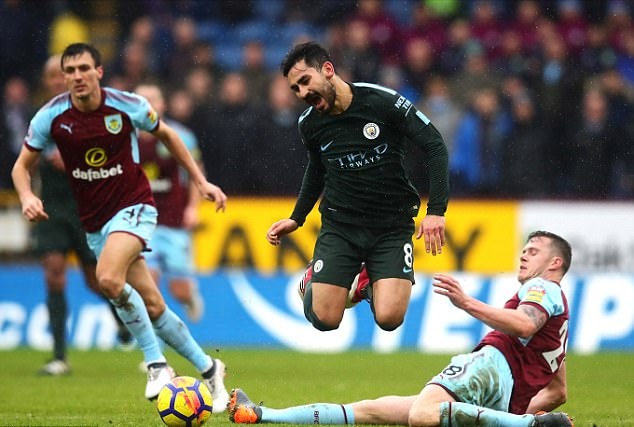 京多安：裁判应更多出示红牌以保护曼城球员