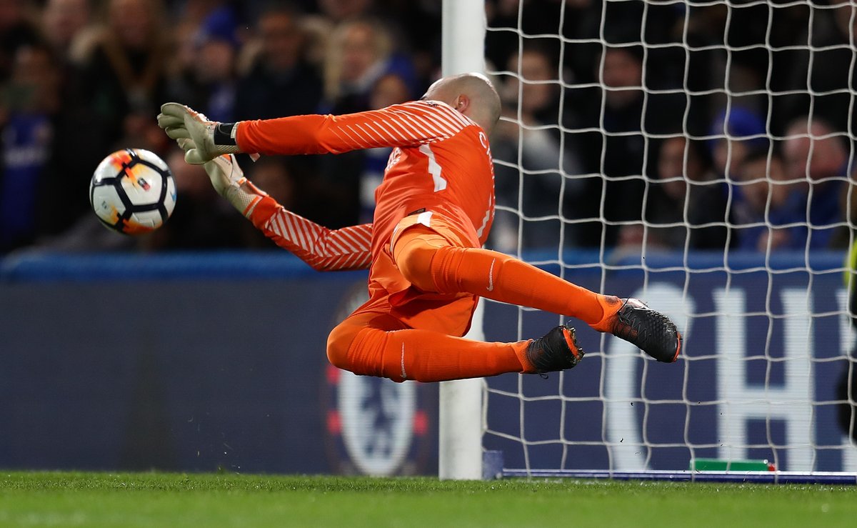 GIF：法布雷加斯犯规，卡巴列罗扑点