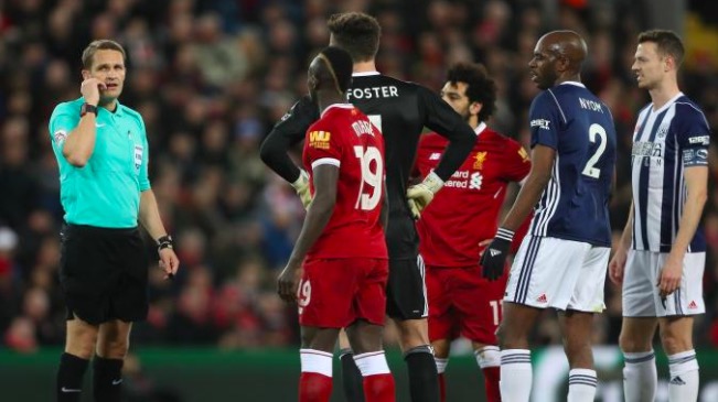 泰晤士报：VAR通知将在联赛杯决赛中投在球场大屏幕上