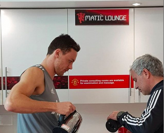 化身老板？训练基地茶水间以“马蒂奇休息室”冠名