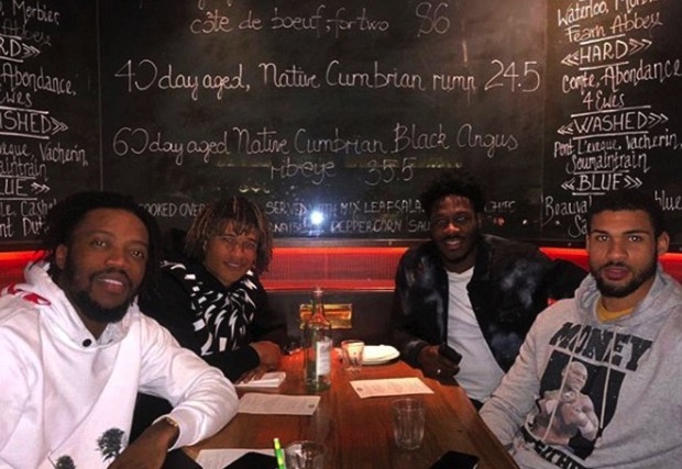 不忘青训兄弟，阿克查洛巴奇克艾纳见面聚餐