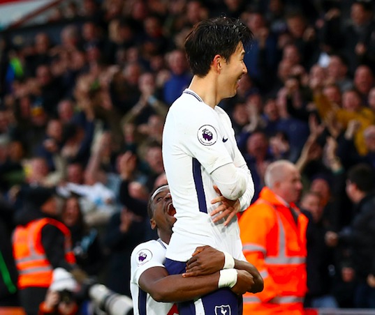 GIF：阿里精准挑传，孙兴慜打疵无碍破门