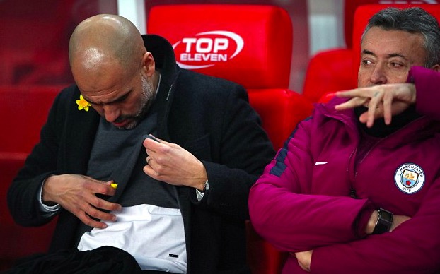 尊重规定，瓜迪奥拉赛前最后一刻摘下黄丝带