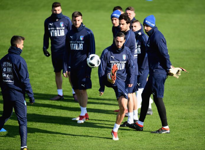 本月友谊赛，意大利为阿斯托里空出13号球衣