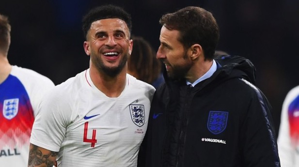 索斯盖特：安排沃克踢三中卫之一因他和斯通斯的默契