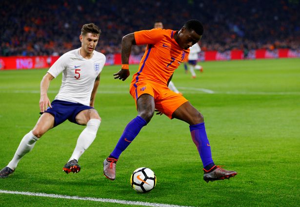 斯通斯：英格兰队的打法与曼城相似，后卫压上能够创造机会