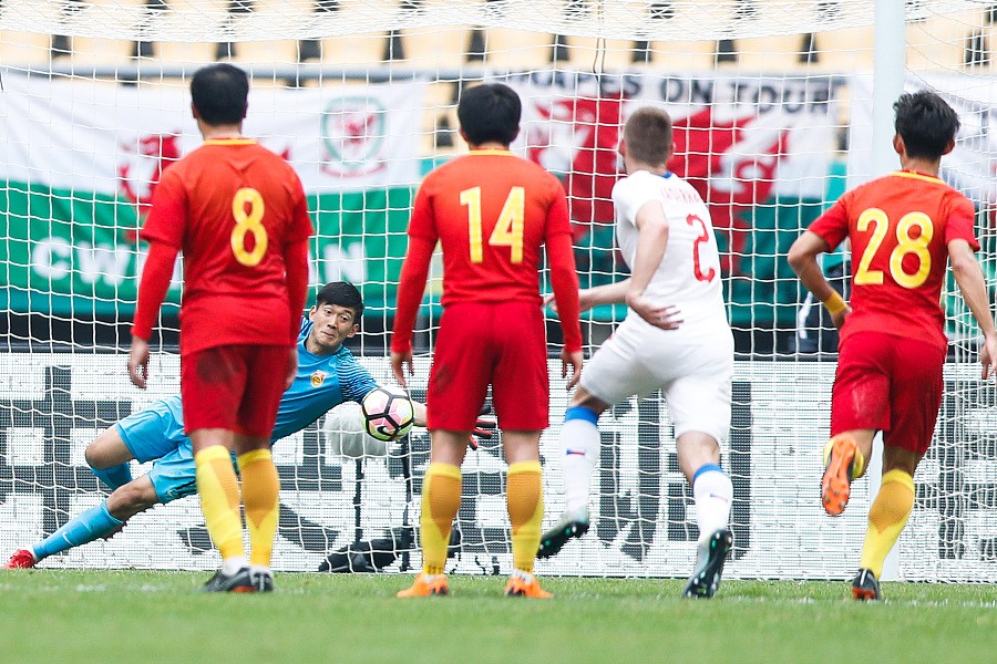 新华社:中国足球要实质性进步,需进行青训技战