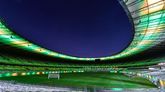 庆祝复仇！巴西米内罗竞技场点亮黄绿两色灯光