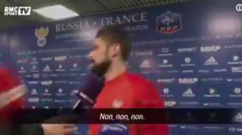 嫉妒姆巴佩？吉鲁见记者被姆巴佩吸引作势要走