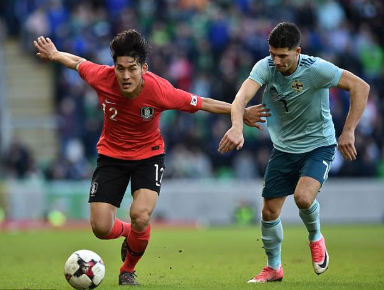 邮报：布莱顿和维拉对北爱尔兰国脚琼斯感兴趣