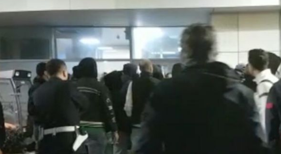 客场输球，卡利亚里返回撒丁岛遭遇极端球迷辱骂