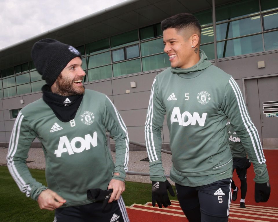 球员典范，马塔经常帮助球队清理更衣室