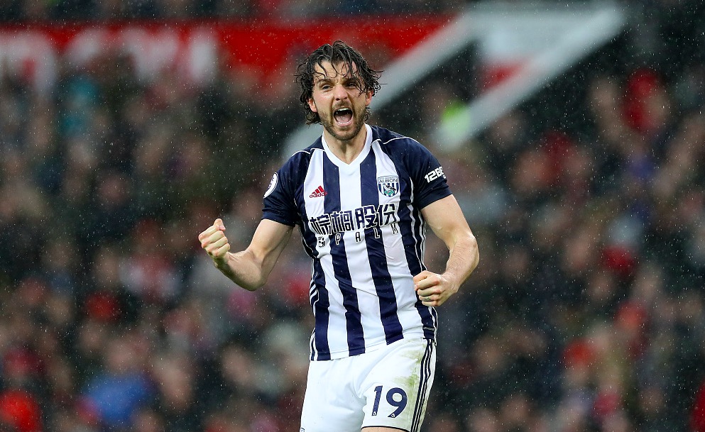 GIF：卢卡库盯人不紧，罗德里格斯头球破门