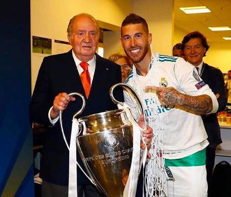 [流言板]皇家礼遇,西班牙老国王卡洛斯与皇马球