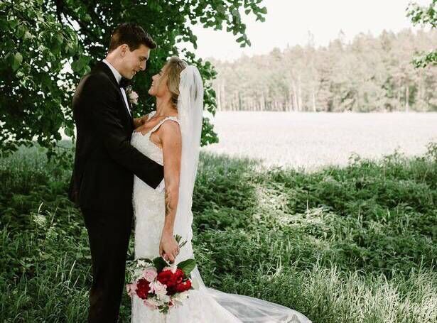 以我之姓冠以你名！林德勒夫与新婚妻子社交媒体互表钟情