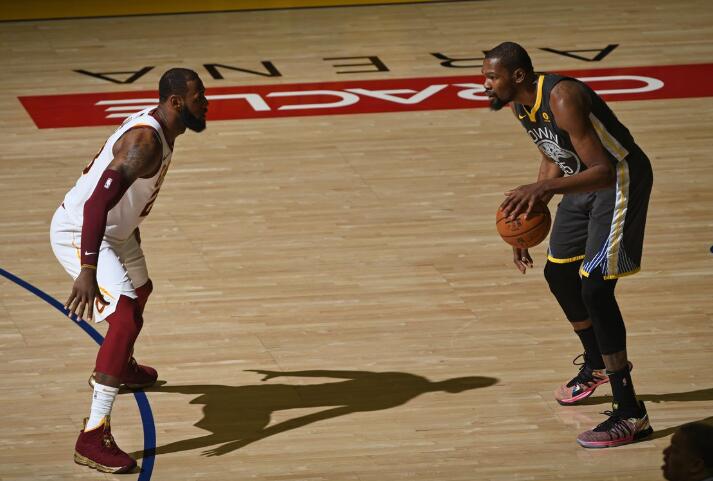 杜兰特季后赛总得分超越张伯伦,排名升至历史