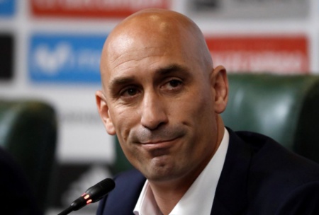 [流言板]到底谁在说谎?西班牙足协坚称不知洛