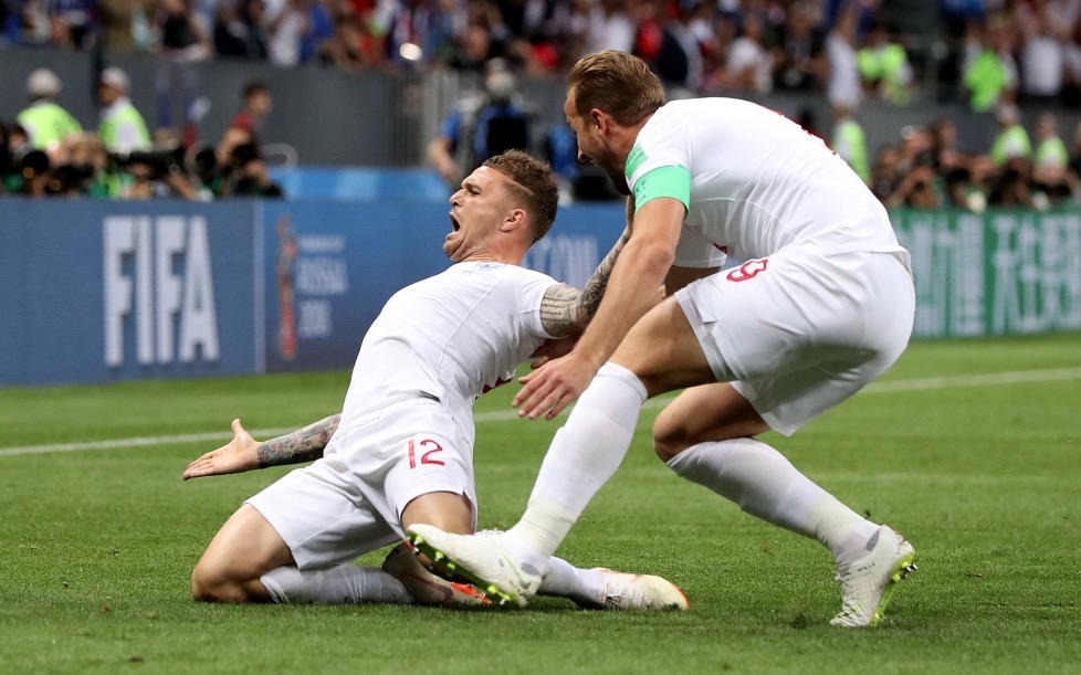 克罗地亚的半决赛中,莫德里奇对阿里犯规,特里皮尔直接任意球破门得分