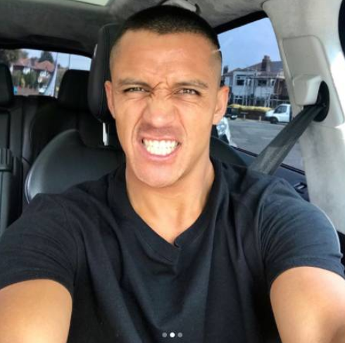 化身平头哥！桑切斯新造型开启红魔新赛季