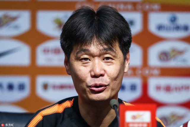 李霄鹏:王彤蒿俊闵表现世界级,佩莱进球被吹掉很可惜