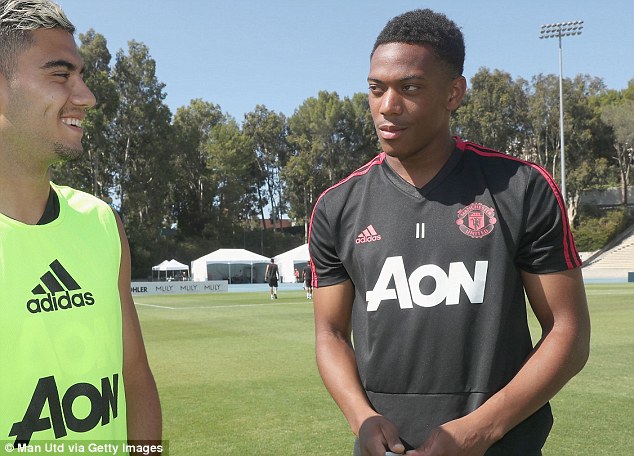 马夏尔提前结束美国行，离开洛杉矶陪伴待产妻子