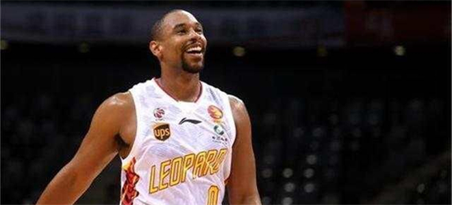 深圳队高层:优先续约萨林杰,仍在筛选小外援