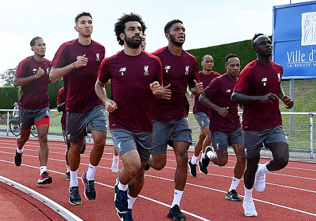 内维尔嘲讽利物浦：他们不是已经夺冠了吗？