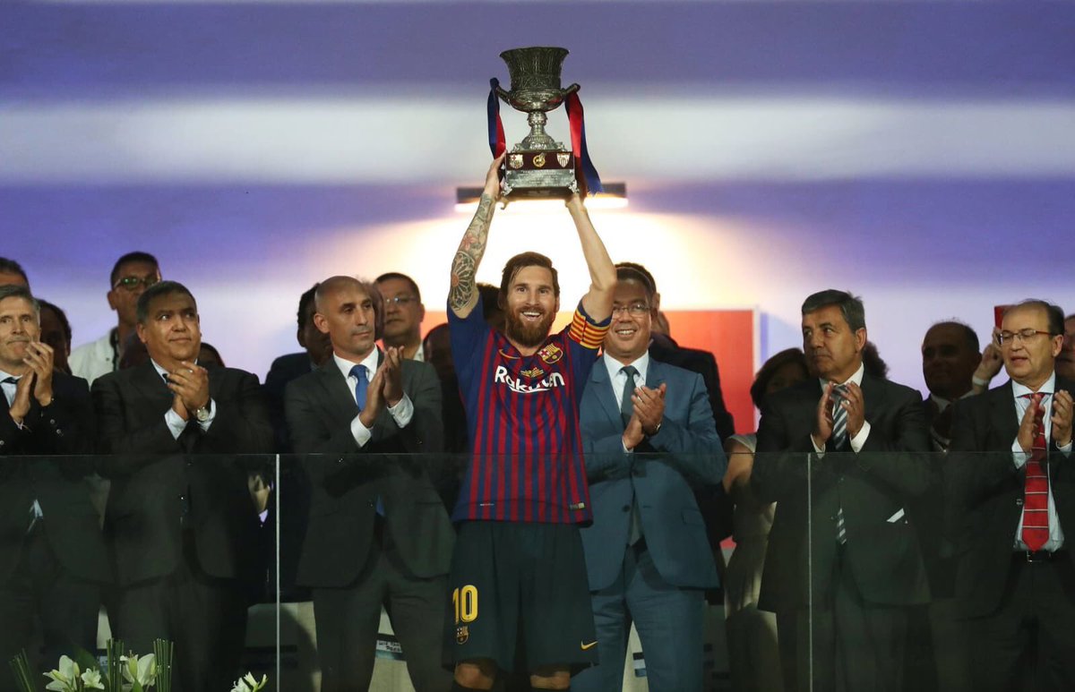 33 crowned the king, Messi became the player who won the most championships in Barcelona in history.