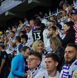 一图流：还不放过？欧超杯看台上有球迷身穿卡里乌斯球衣