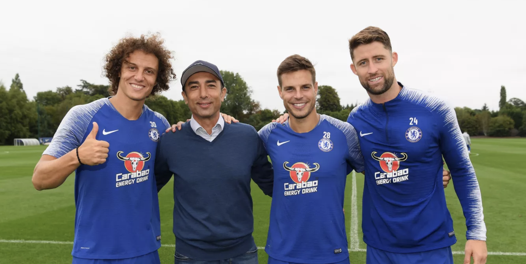 Old acquaintances are coming!  Di Matteo appeared in Chelsea training and talked with everyone.