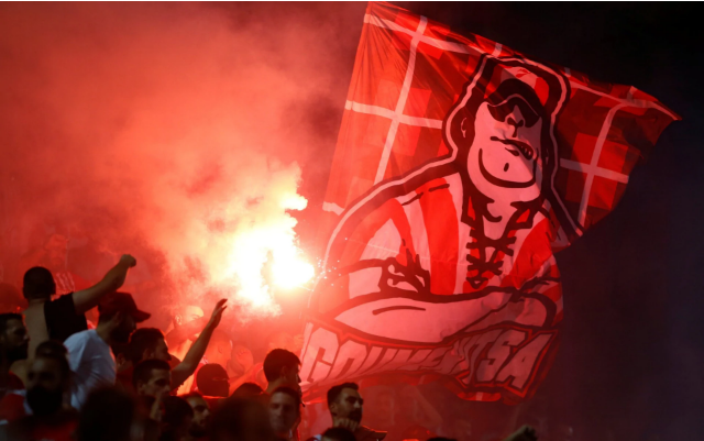 伯恩利欧联附加赛前现场外暴力，球迷被捅刀子