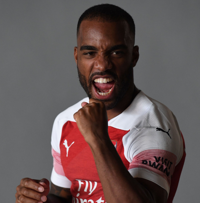 GIF：拉特泽特传中迪奥普自造乌龙，<a href=https://www.310bf.com/tags-%E9%98%BF%E6%A3%AE%E7%BA%B3-0.html target=_blank class=infotextkey>阿森纳</a>反超<a href=http://bf.310bf.net target=_blank class=infotextkey>比分</a>