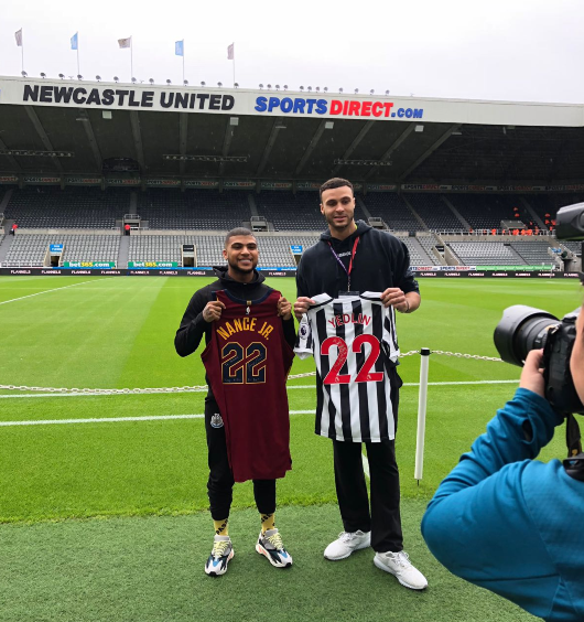 一图流：骑士球星小南斯现身圣詹姆斯公园球场