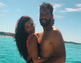 来顿小烧烤！阿利松与妻子女儿享受场外时光