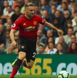 黑夜里的一道光，卢克-肖被曼联球迷视为今晚唯一亮点