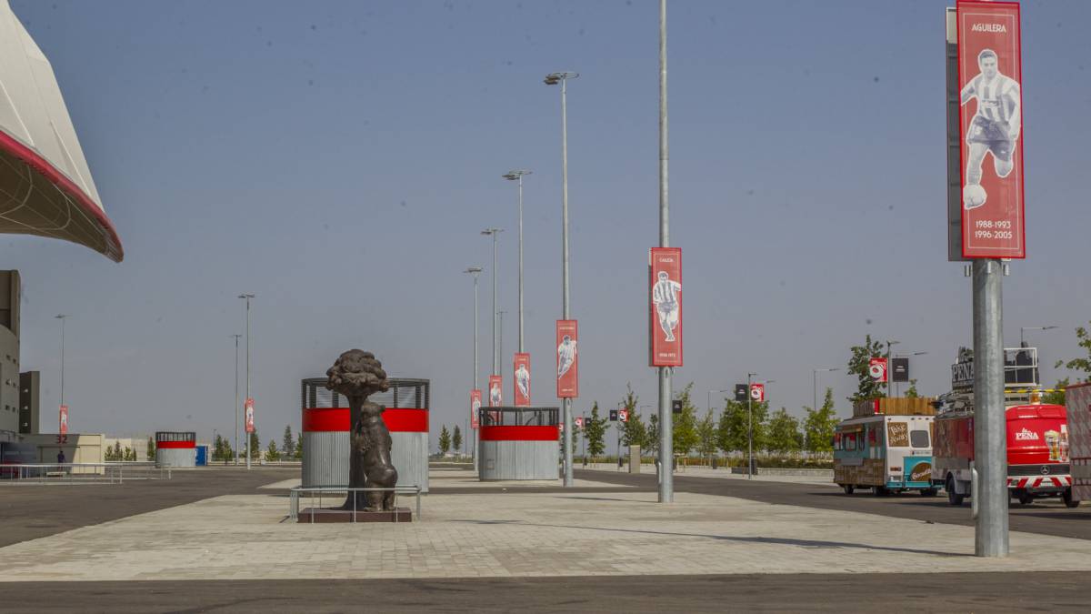 马竞在球场外建立40大球星旗号,无库尔图瓦与阿圭罗等人
